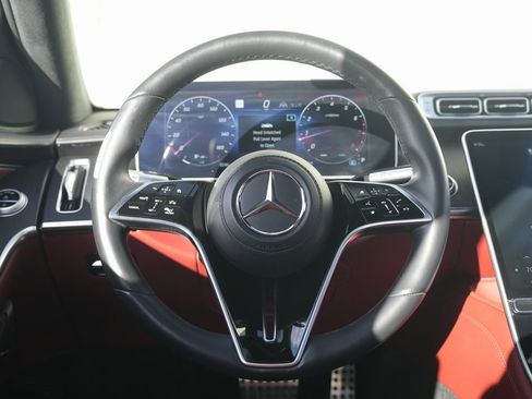 Used 2022 Mercedes-Benz S 580 4MATIC Sedan w/ AMG Line Package image 48