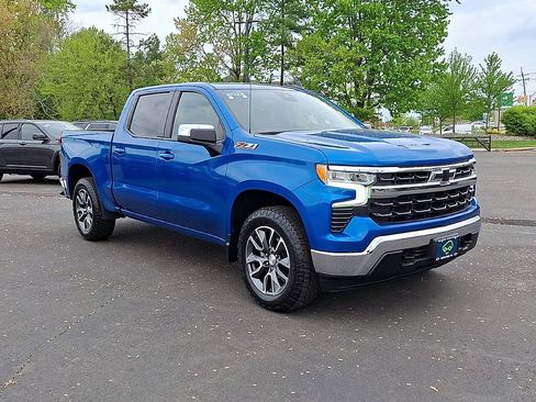 Certified 2022 Chevrolet Silverado 1500 LT w/ Z71 Off-Road Package AWD/4WD image 5