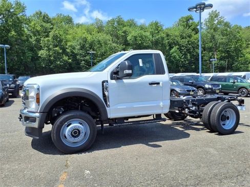 New 2025 Ford F550 4x4 Regular Cab Super Duty image 2