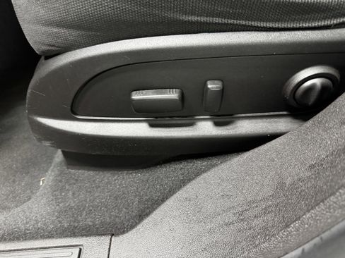 Used 2016 Chevrolet Traverse LT image 25