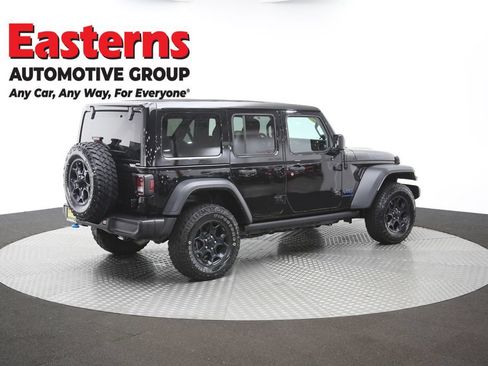 Used 2023 Jeep Wrangler Unlimited w/ Sun & Screen Package AWD/4WD image 42