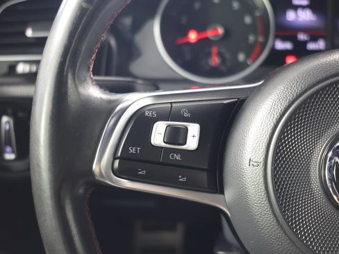 Used 2018 Volkswagen Golf 4-Door FWD image 21