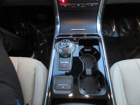 Used 2019 Ford Edge Titanium w/ Cold Weather Package image 46