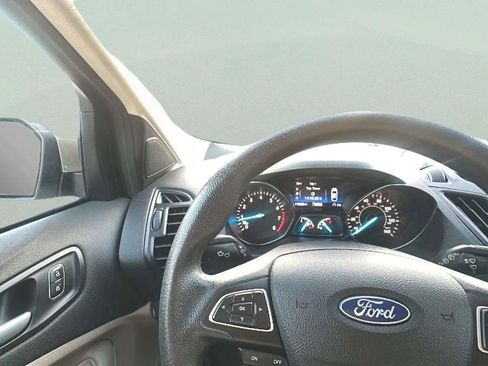 Used 2018 Ford Escape SE FWD image 19