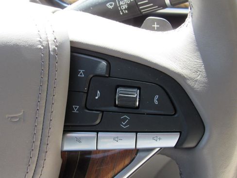 Used 2021 Cadillac Escalade Premium Luxury Platinum image 25