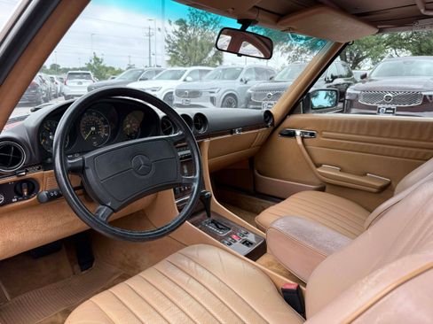 Used 1988 Mercedes-Benz 560 SL image 11