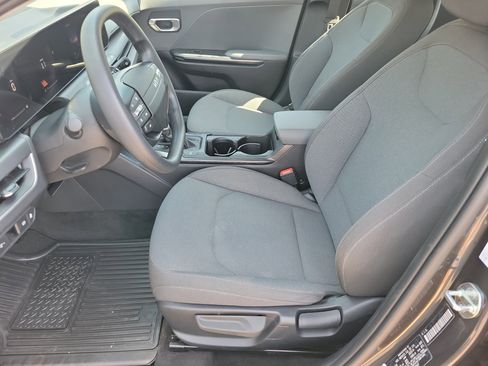 Used 2025 Kia K4 LXS image 4