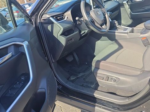 Used 2024 Toyota RAV4 XLE image 16