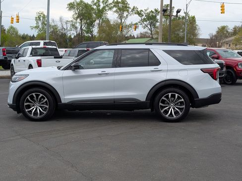 New 2026 Ford Explorer ST-Line image 14