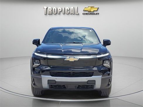 New 2025 Chevrolet Silverado EV LT image 8