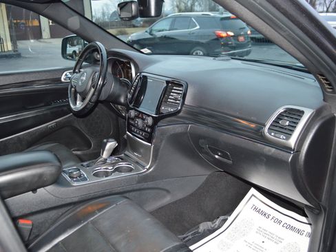 Used 2020 Jeep Grand Cherokee Limited w/ Luxury Group II image 23