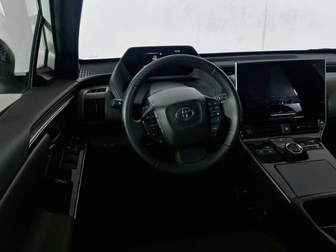 Used 2025 Toyota bZ4X FWD image 17