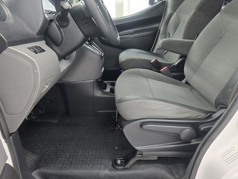 Used 2018 Nissan NV200 SV w/ Navigation Package FWD image 10