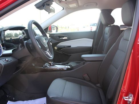 New 2026 Chevrolet Trax LT w/ Driver Confidence Package FWD image 22