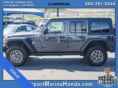 Used 2025 Jeep Wrangler Unlimited Rubicon AWD/4WD image 30