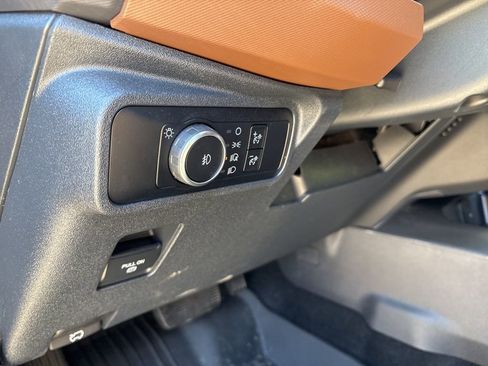 Used 2024 Ford Bronco Outer Banks image 17