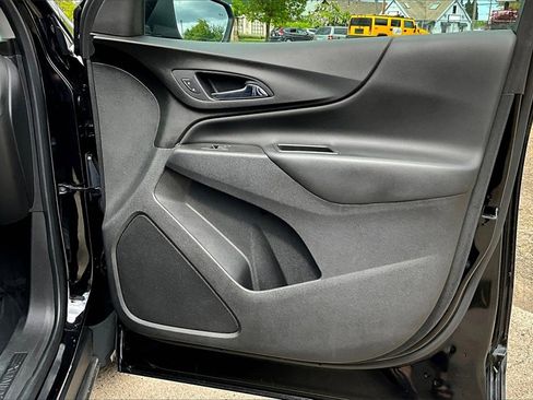 Used 2021 Chevrolet Equinox LT image 24