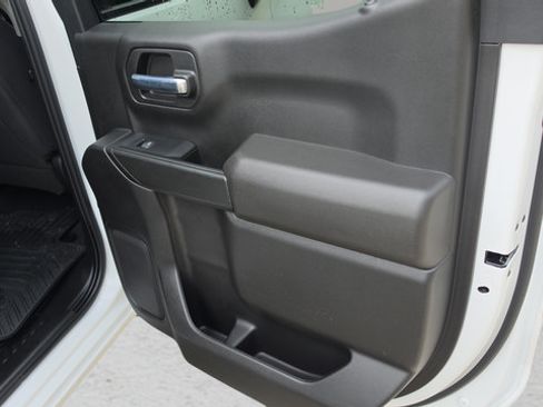 Used 2022 Chevrolet Silverado 1500 Custom w/ Safety Confidence Package AWD/4WD image 27