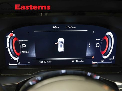 Used 2024 Nissan Pathfinder Platinum w/ Black Appearance Package AWD/4WD image 17