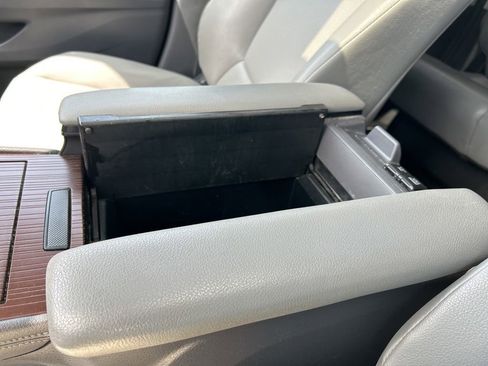 Used 2023 Toyota Sienna XLE image 30