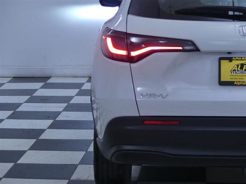 Used 2023 Honda HR-V LX image 25