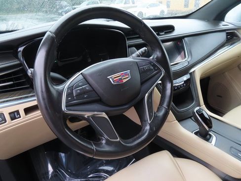 Used 2019 Cadillac XT5 FWD image 15