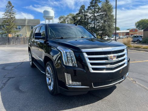 Used 2018 Cadillac Escalade Luxury image 11