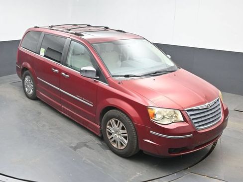 Used 2010 Chrysler Town & Country Limited FWD image 13