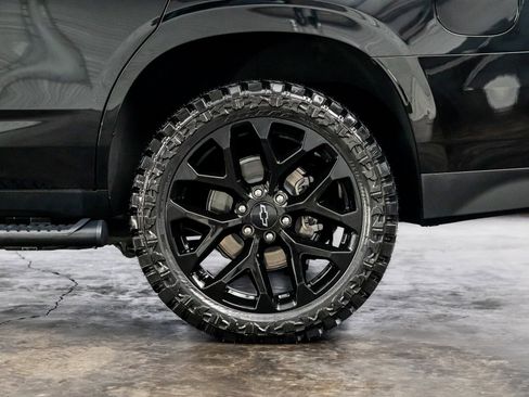 Used 2024 Chevrolet Tahoe Z71 w/ Luxury Package image 16