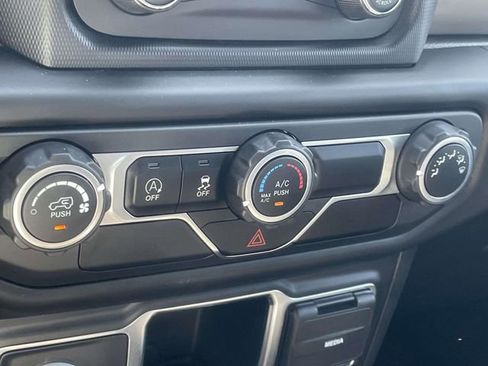 Used 2020 Jeep Wrangler Unlimited Sport AWD/4WD image 19