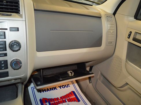 Used 2010 Ford Escape XLT image 19