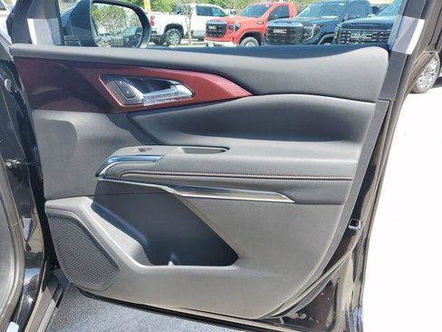 New 2026 Chevrolet Traverse Z71 w/ Driver Confidence Package AWD/4WD image 9