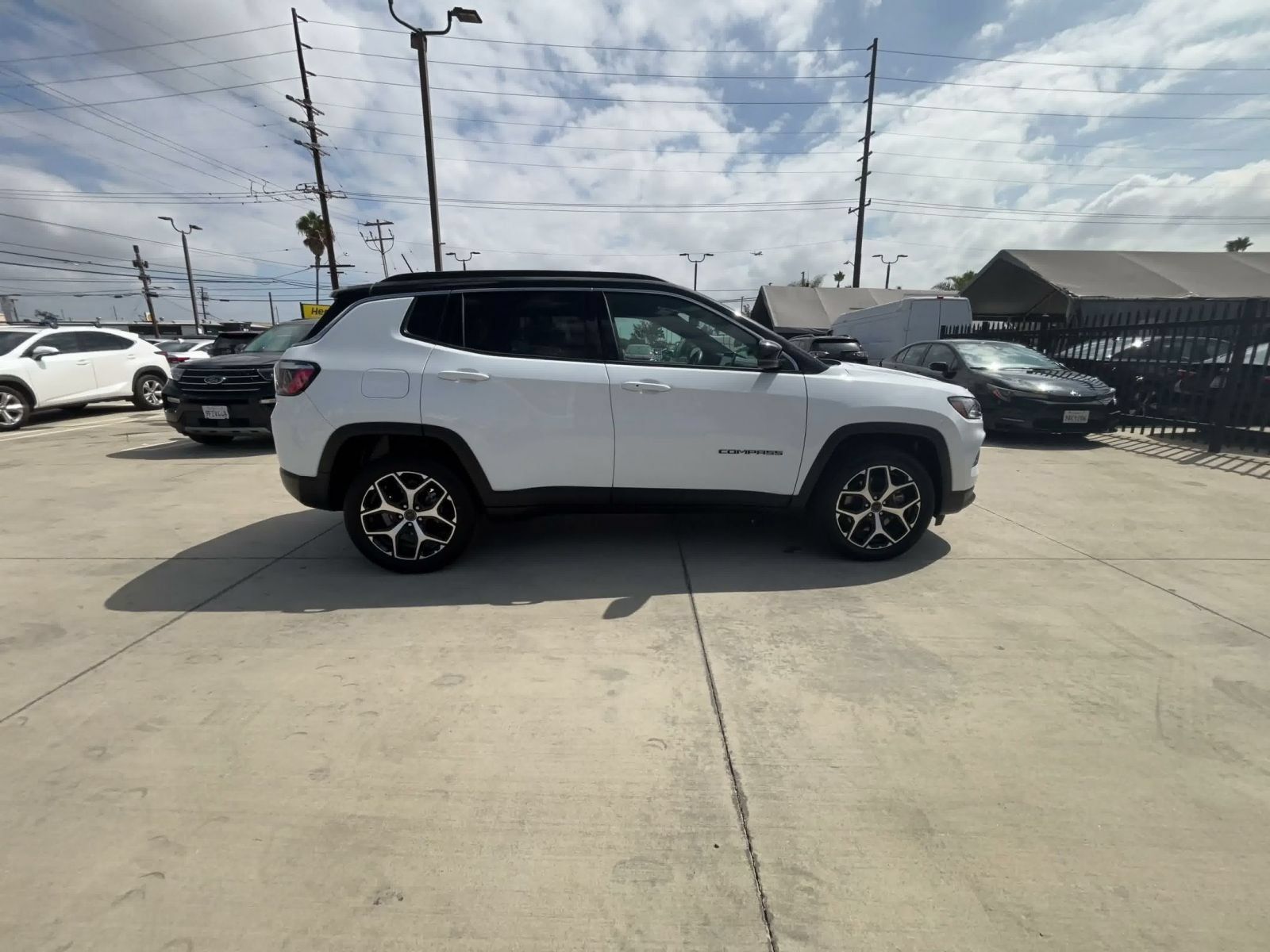 Used 2025 Jeep Compass Limited AWD/4WD image 15