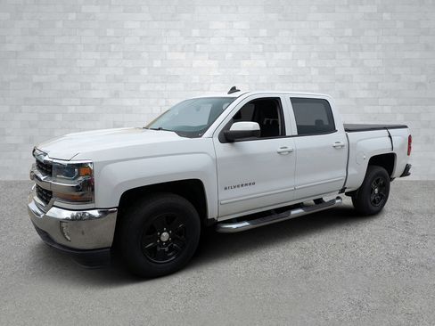Used 2018 Chevrolet Silverado 1500 LT w/ All Star Edition image 9
