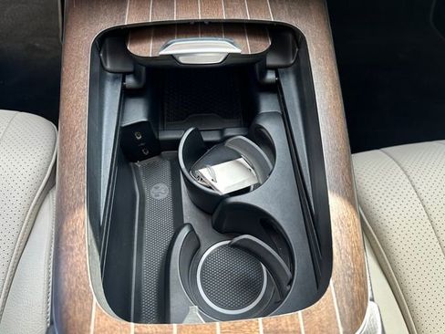 Used 2025 Mercedes-Benz E 350 4MATIC Sedan image 32