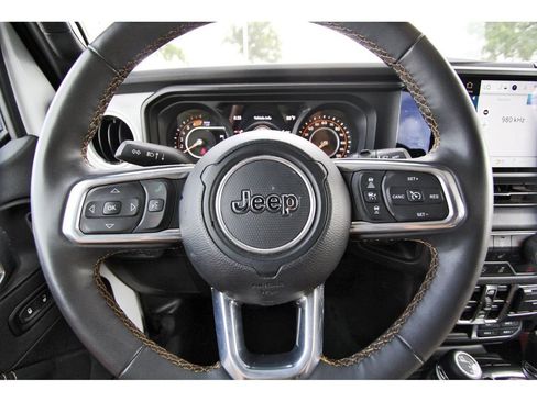 Used 2024 Jeep Wrangler Unlimited Sahara AWD/4WD image 14