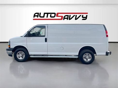 Used 2023 Chevrolet Express 2500 w/ Driver Convenience Package image 4