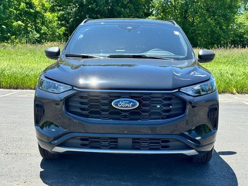 Certified 2023 Ford Escape ST-Line w/ Tech Pack #1 AWD/4WD image 3