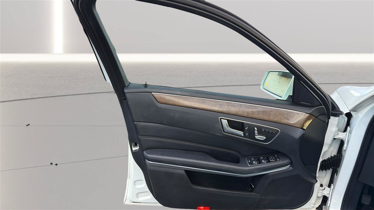 Used 2014 Mercedes-Benz E 350 Sedan image 18