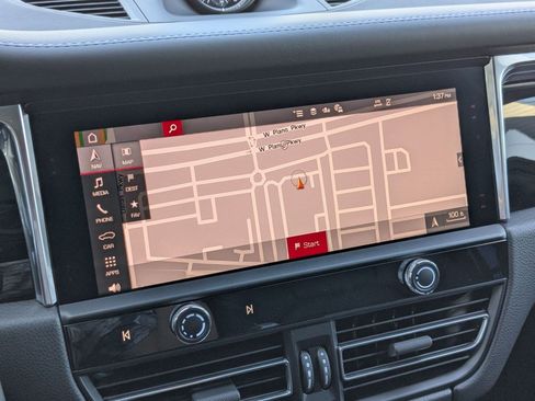 New 2026 Porsche Macan image 18