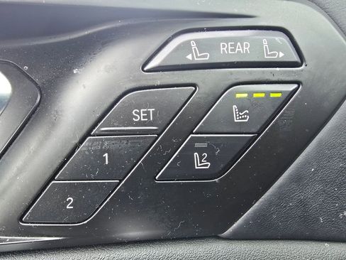 Used 2025 BMW X7 M60i image 28