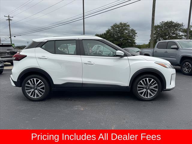 Used 2022 Nissan Kicks SV FWD image 2