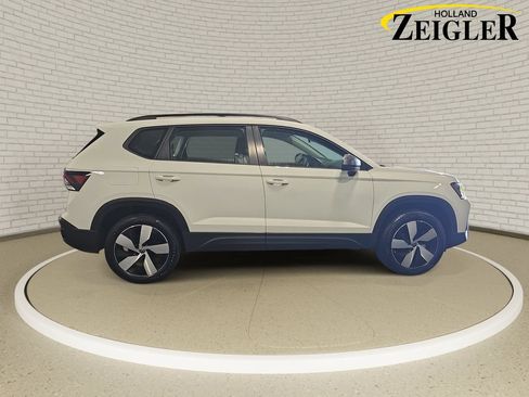 Used 2025 Volkswagen Taos S AWD/4WD image 4