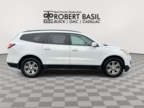 Used 2017 Chevrolet Traverse LT AWD/4WD image 9