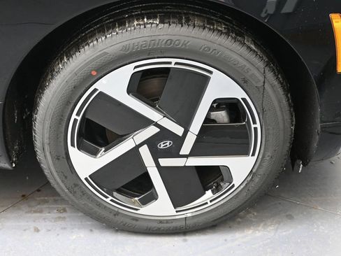 Used 2026 Hyundai Ioniq 9 Calligraphy image 11