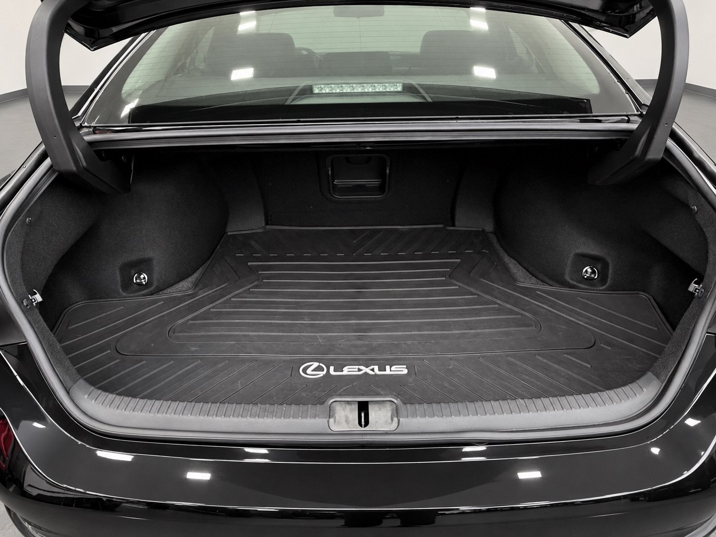 Used 2023 Lexus ES 350 Ultra Luxury w/ Accessory Package (Z2) FWD image 13