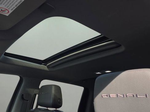 Used 2020 GMC Sierra 2500 Denali w/ Denali Ultimate Package image 11