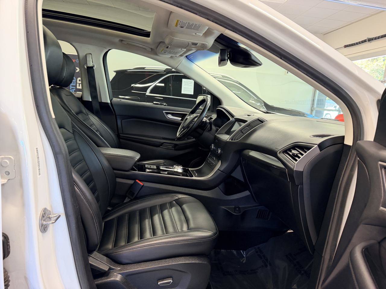Used 2019 Ford Edge SEL w/ Equipment Group 201A AWD/4WD image 23