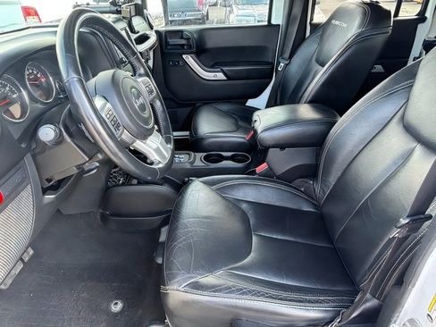 Used 2014 Jeep Wrangler Unlimited Rubicon AWD/4WD image 20