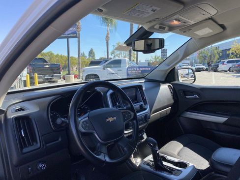 Used 2022 Chevrolet Colorado LT w/ LT Convenience Package image 10